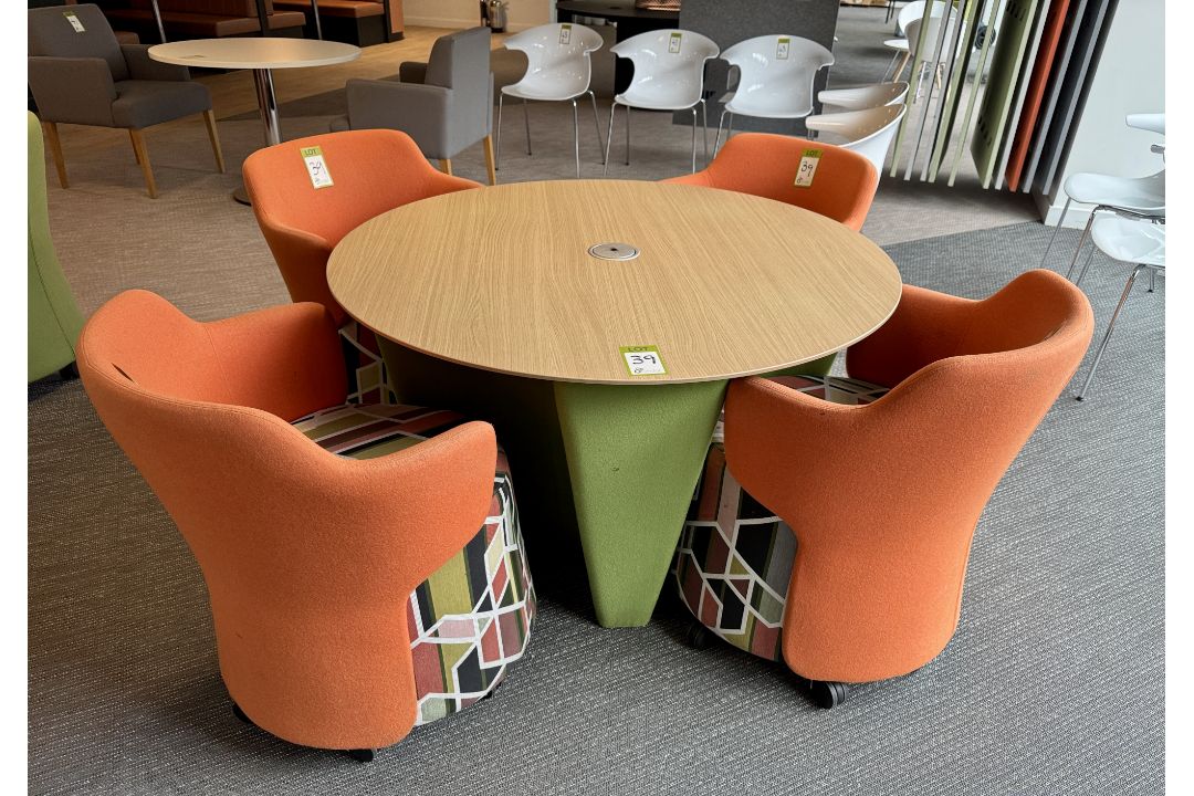 Beech effect circular Meeting Table, 1200mm diameter x 700mm, with upholstered base and 4 - Image 5 of 6