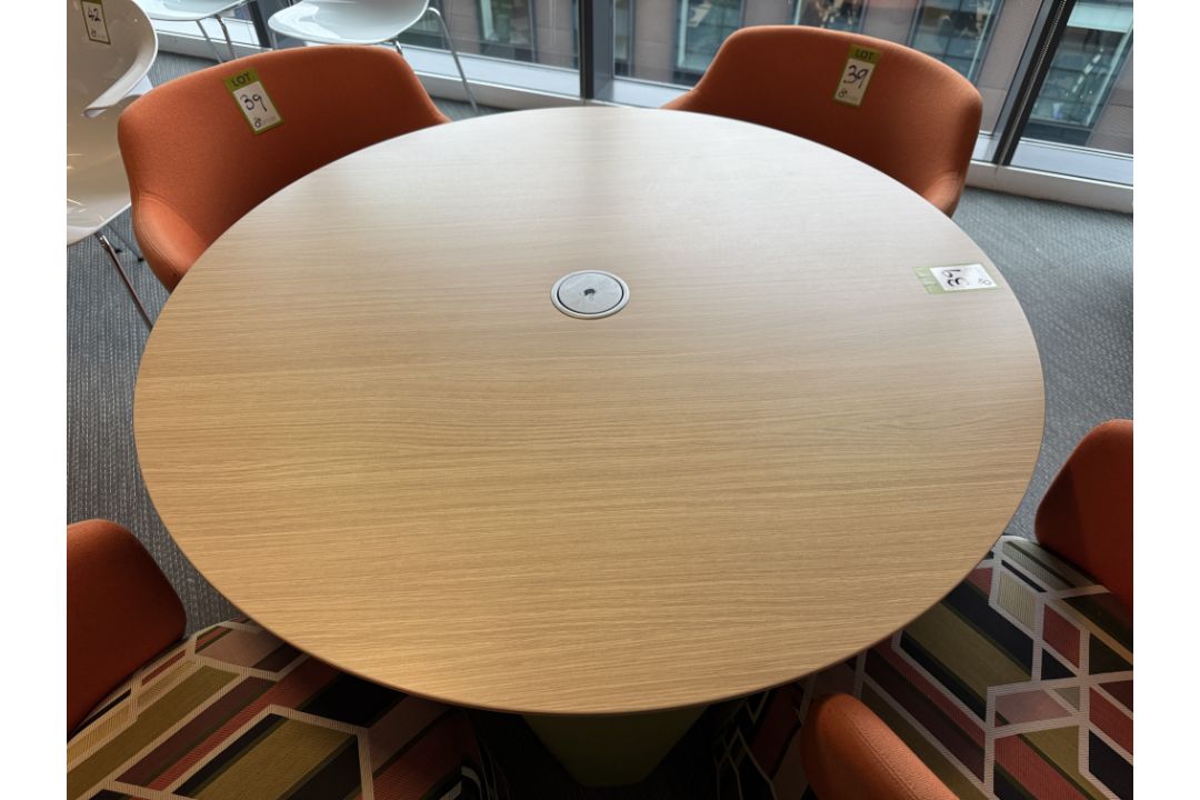 Beech effect circular Meeting Table, 1200mm diameter x 700mm, with upholstered base and 4 - Image 2 of 6