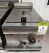 Lincat stainless steel counter top single basket Deep Fat Fryer, 230volts (location in building: