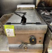 Stainless steel counter top gas fired single basket Deep Fat Fryer (location in building: first