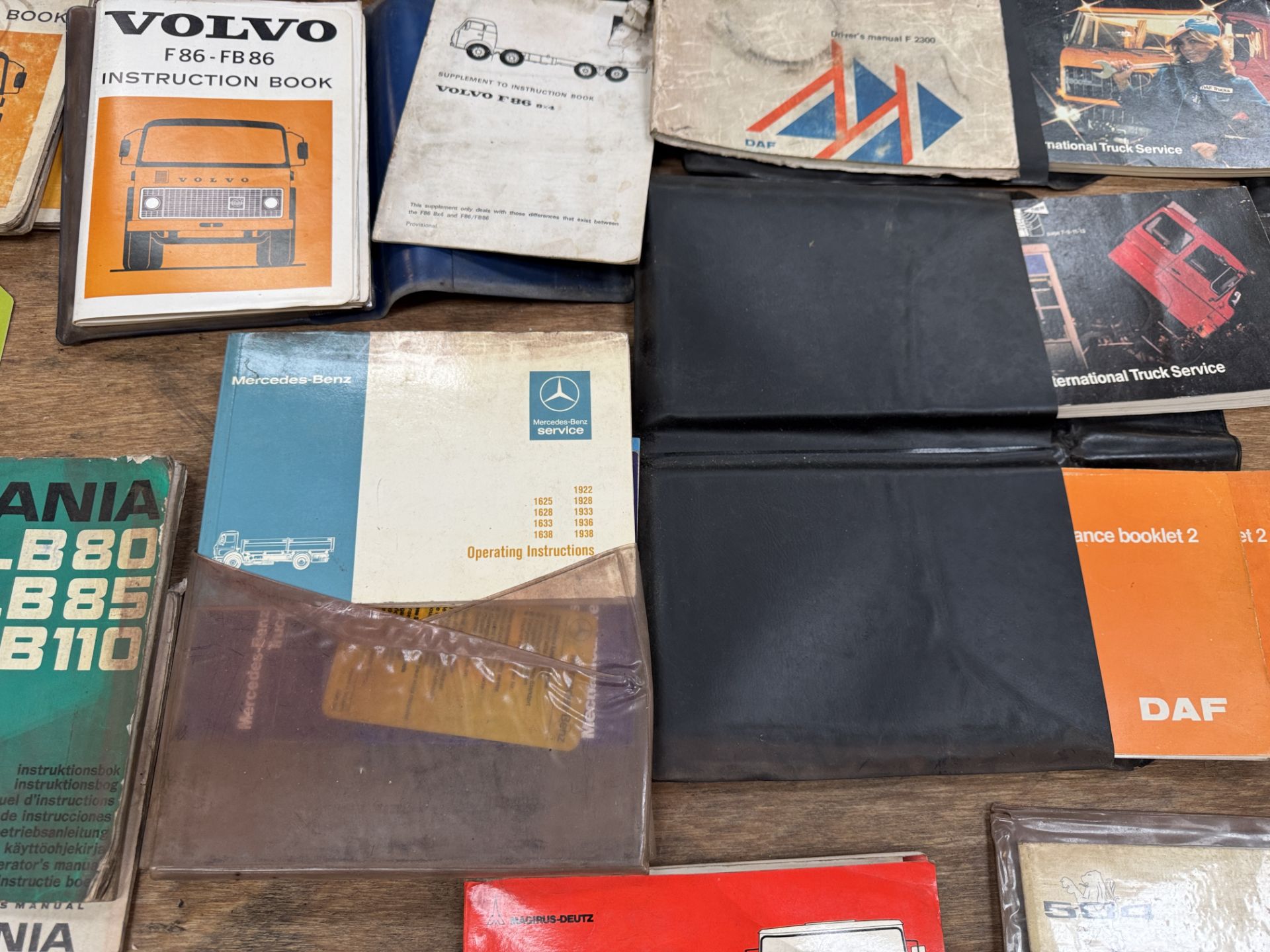 Approx. 60 various vintage and classic Commercial Vehicle, Car, Tractor and Van Manuals - Image 9 of 21