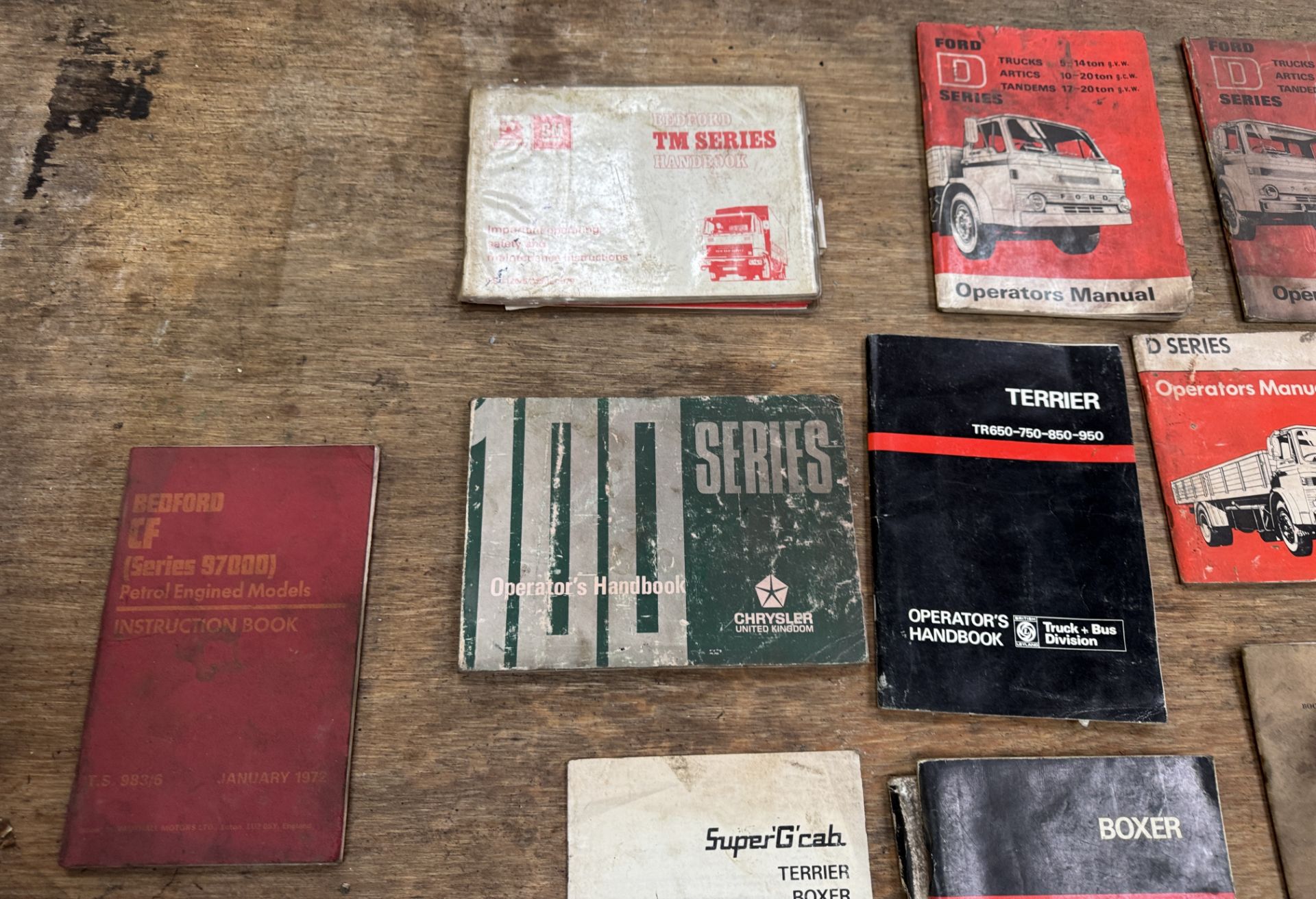 Approx. 60 various vintage and classic Commercial Vehicle, Car, Tractor and Van Manuals - Image 4 of 21
