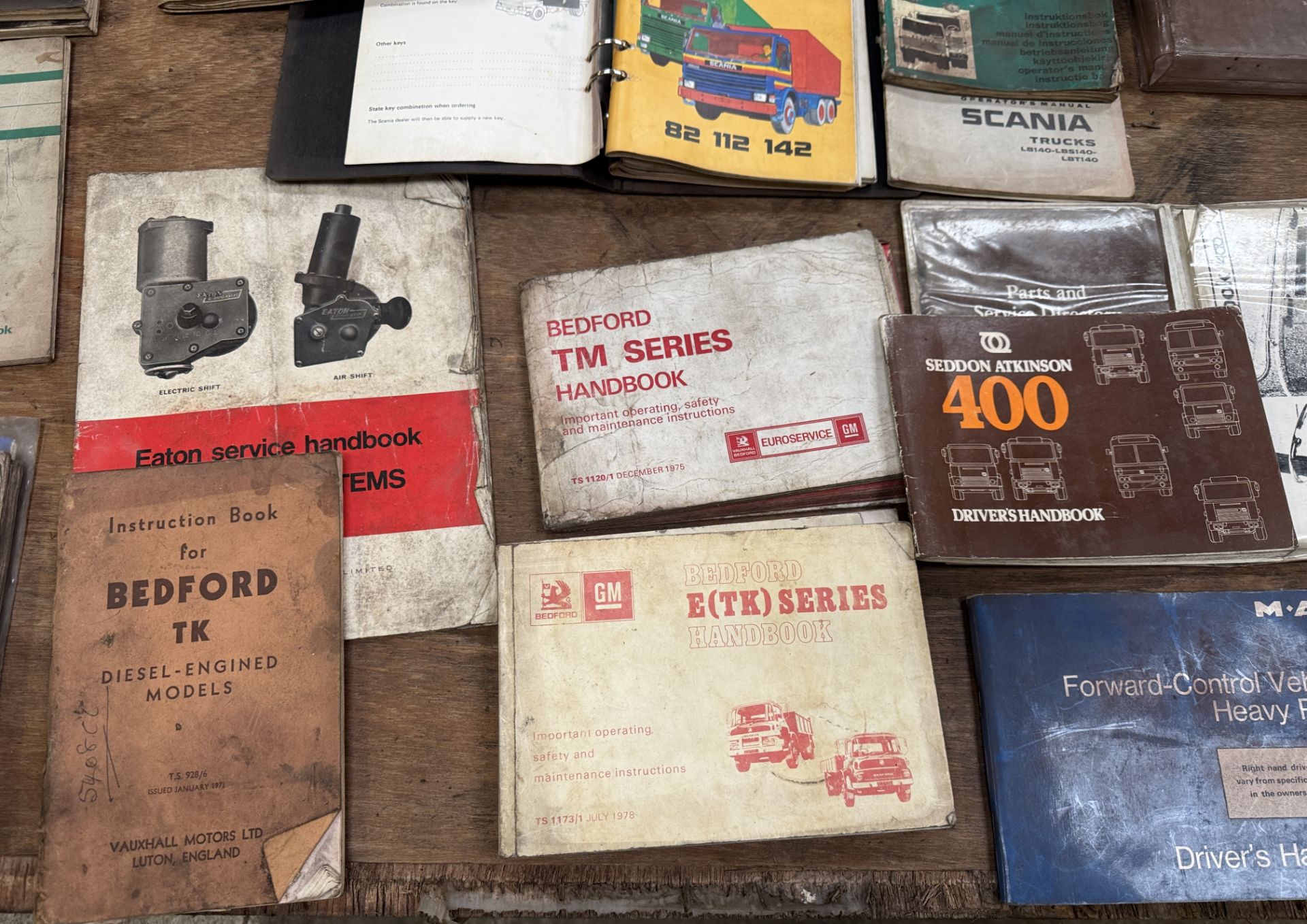 Approx. 60 various vintage and classic Commercial Vehicle, Car, Tractor and Van Manuals - Image 7 of 21