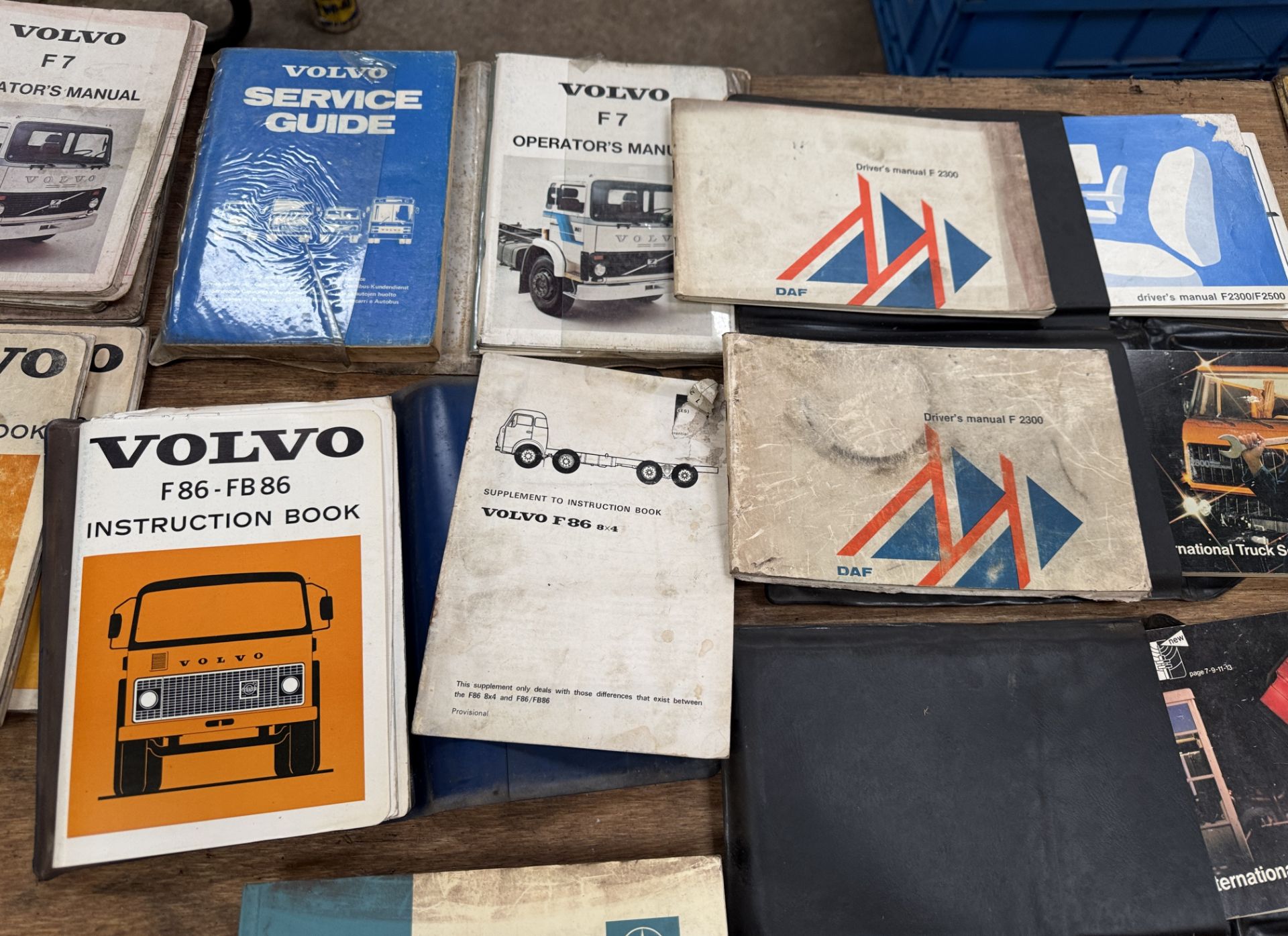 Approx. 60 various vintage and classic Commercial Vehicle, Car, Tractor and Van Manuals - Image 10 of 21