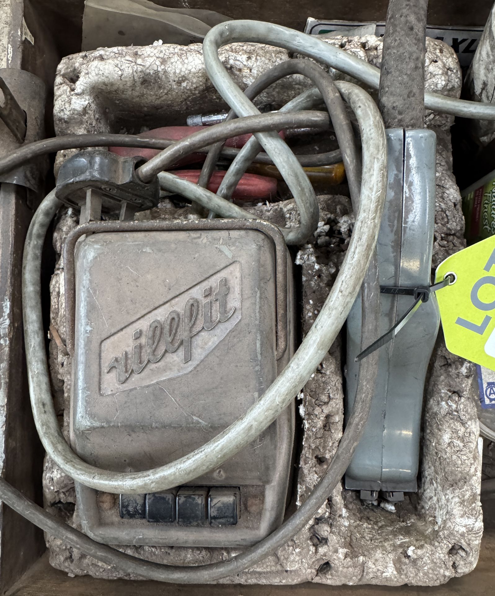 Rillfit R4 Tyre Groover, 240volts, with accessories and tyre, various puncture repair tools and - Image 2 of 10