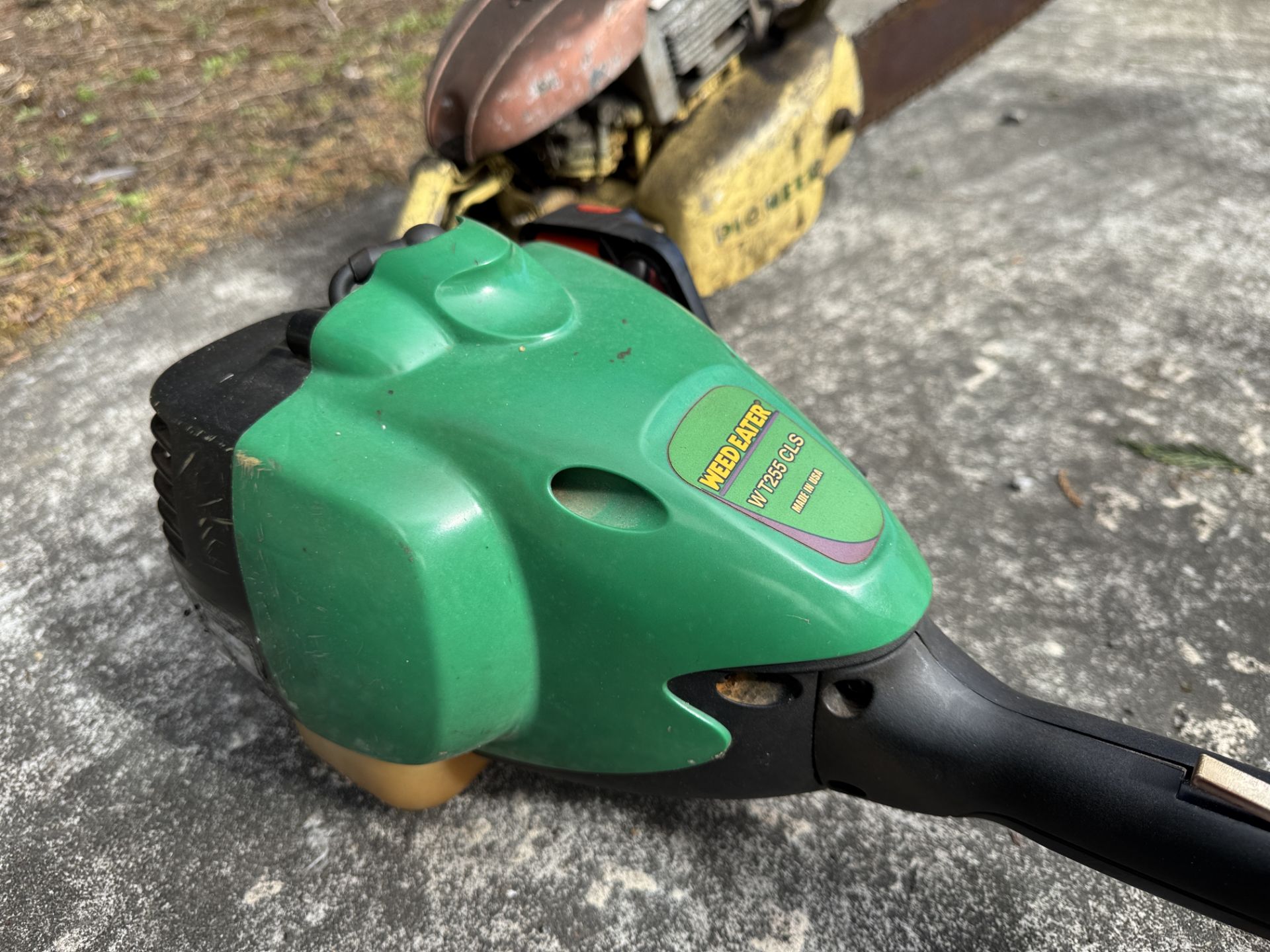 Husqvarna WT255CLS petrol Brush Cutter with interchangeable edge cutter and chain saw attachments, - Image 3 of 12