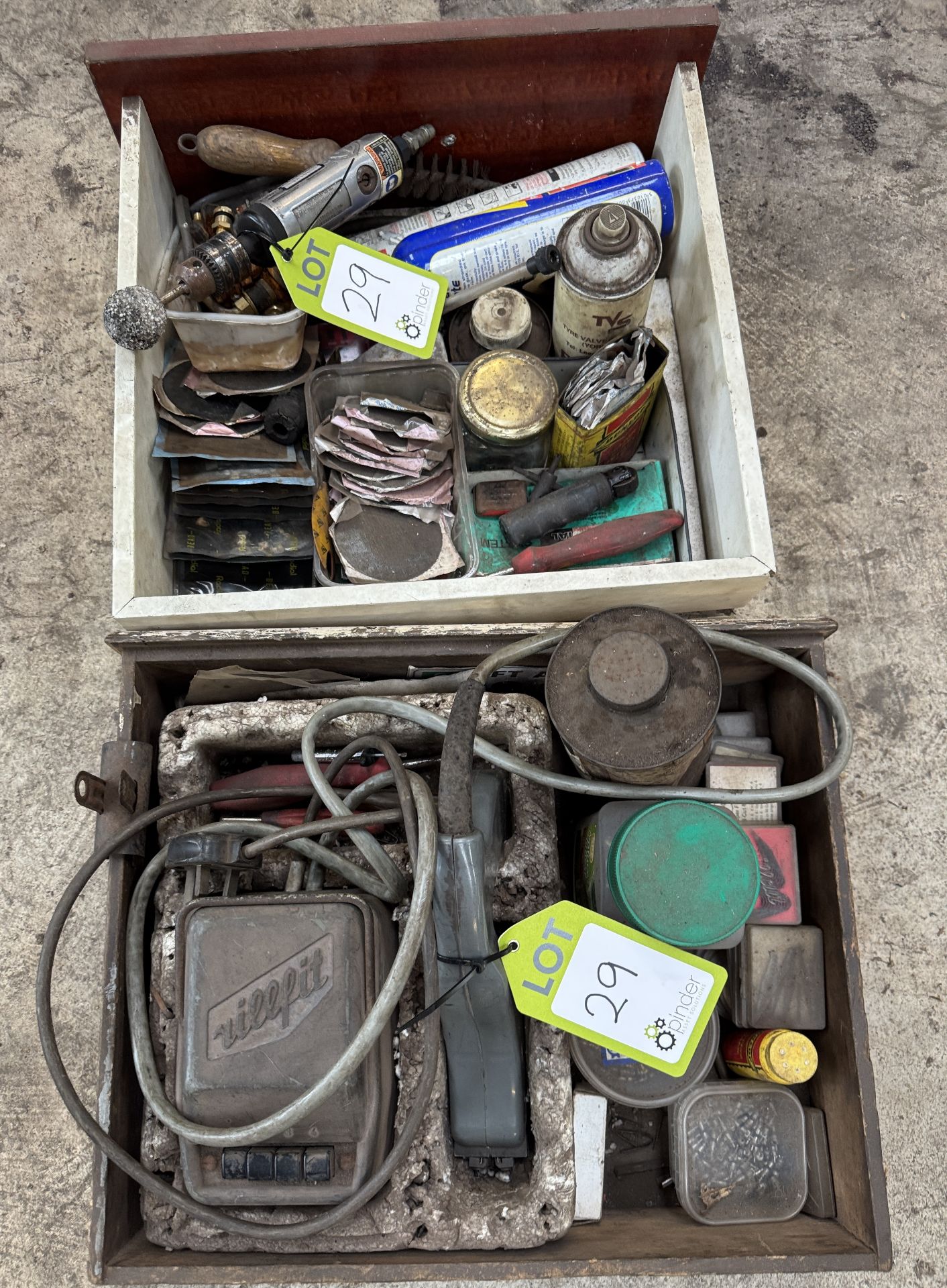 Rillfit R4 Tyre Groover, 240volts, with accessories and tyre, various puncture repair tools and