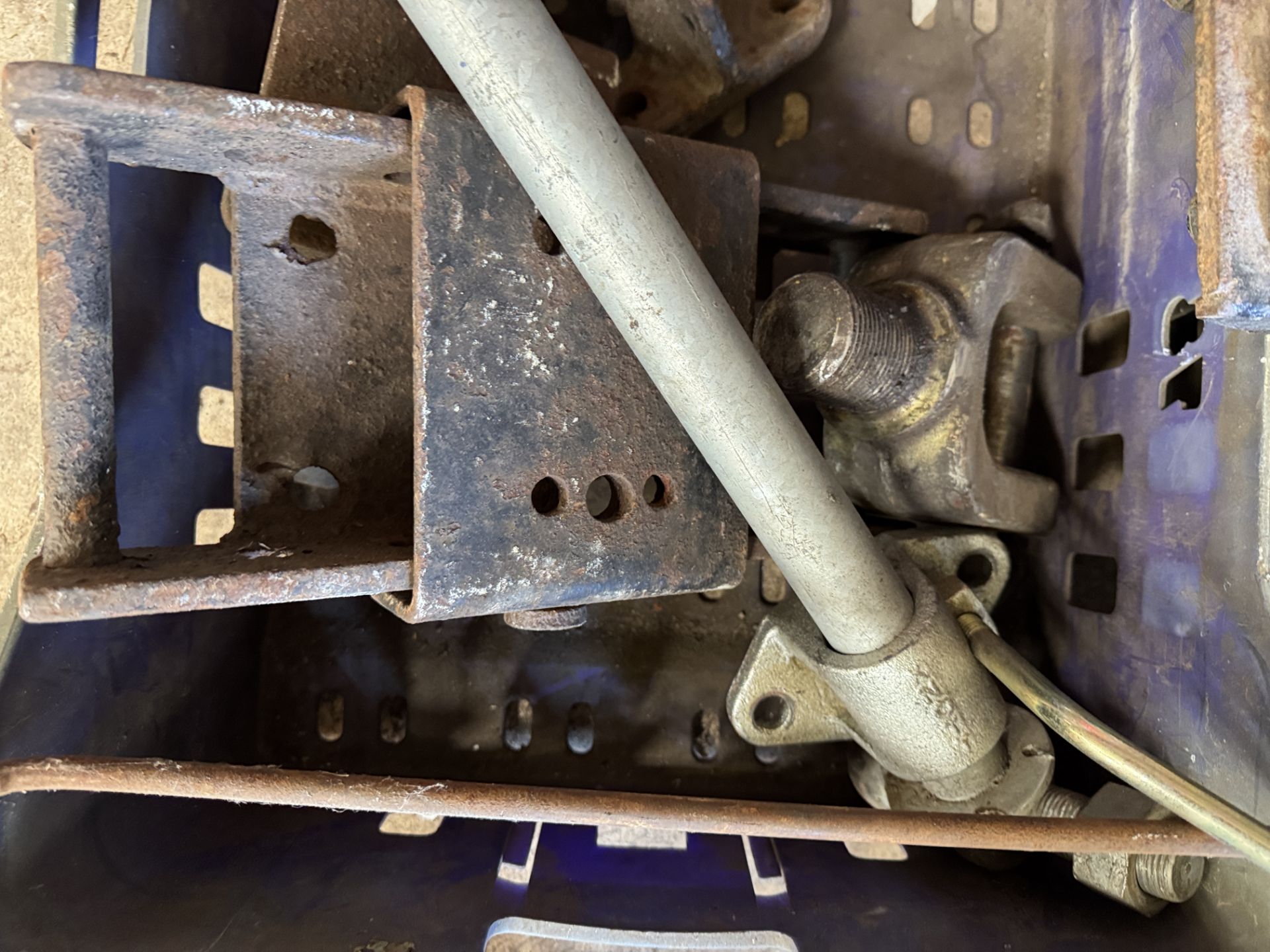 Quantity various Tow Balls, Bars and Hitches, to 2 - Image 3 of 6