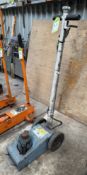 Omega A0702 hydraulic Jack, 20tonnes