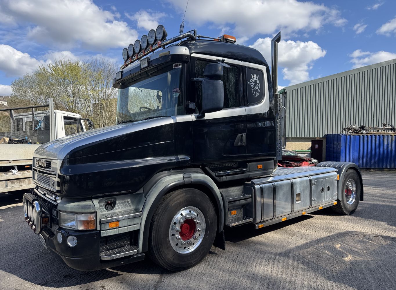 Probate Disposal Scania T-Cab Tractor Unit, Toyota Landcruiser V8; Garage, Groundcare & Lifting Equipment, Linde H30D Forklift, Golf Buggy
