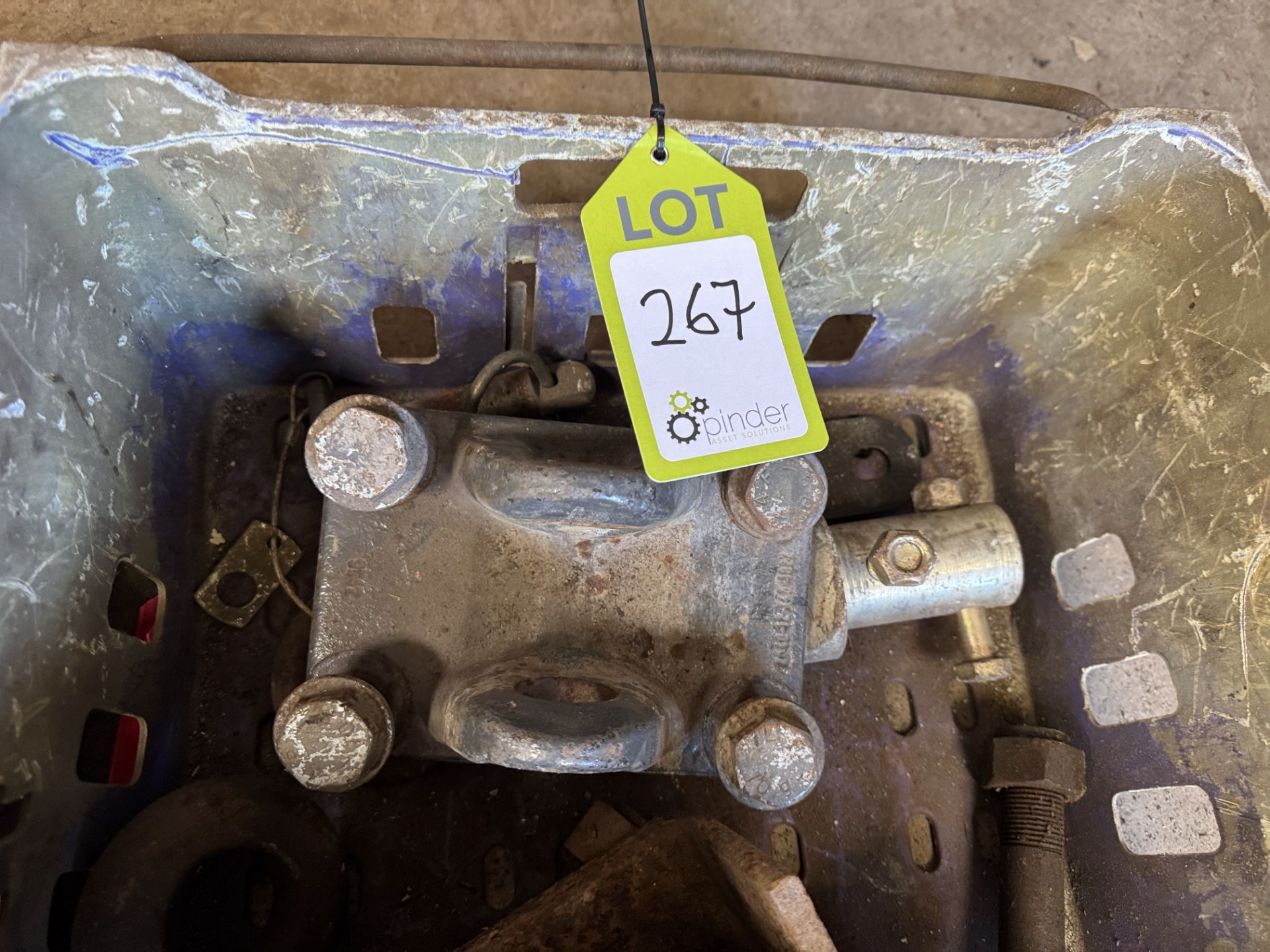 Quantity various Tow Balls, Bars and Hitches, to 2 - Image 4 of 6