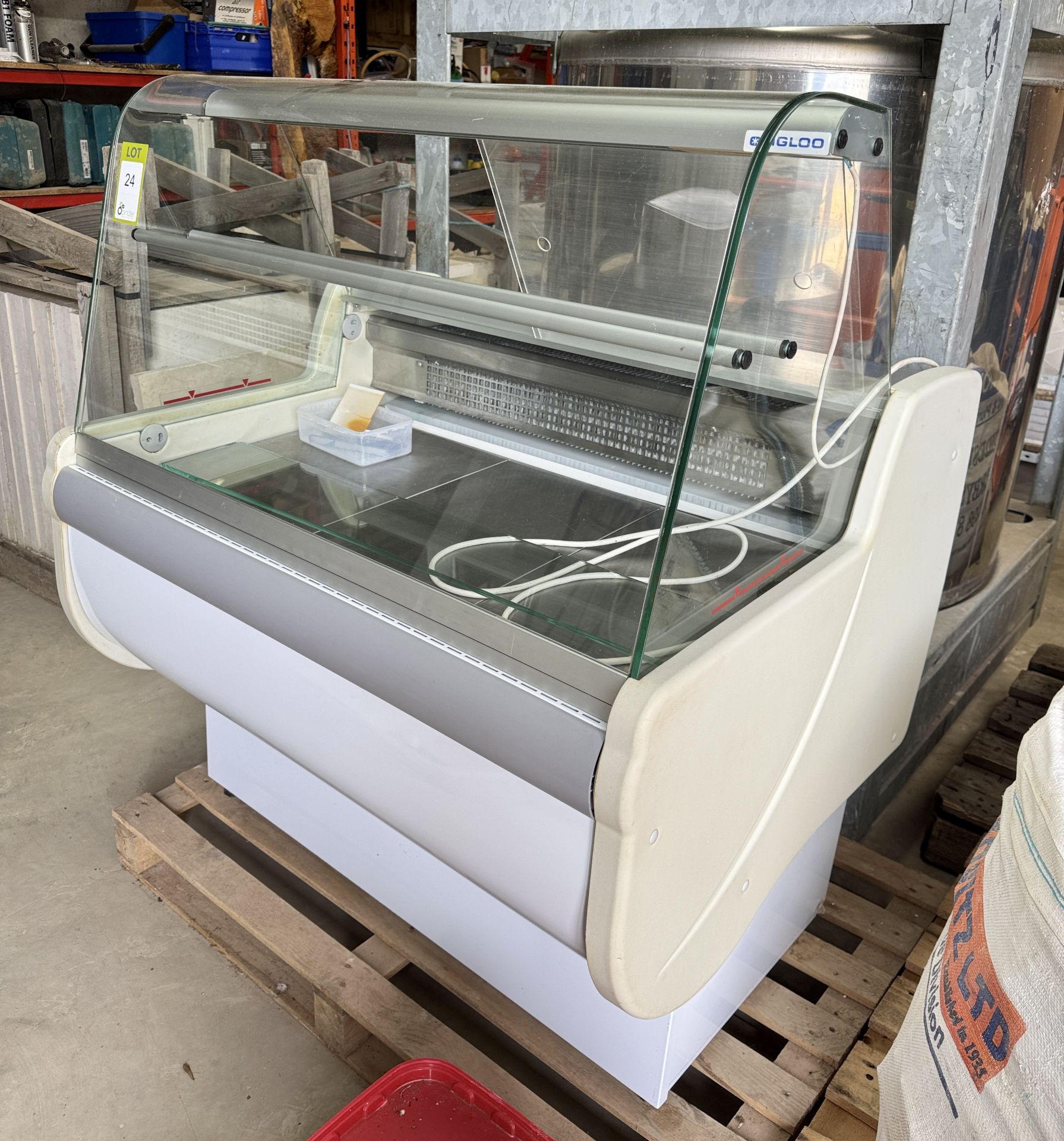 Igloo Chilled Food Display Counter, 240volts, 1070mm x 830mm x 1220mm - Image 2 of 8