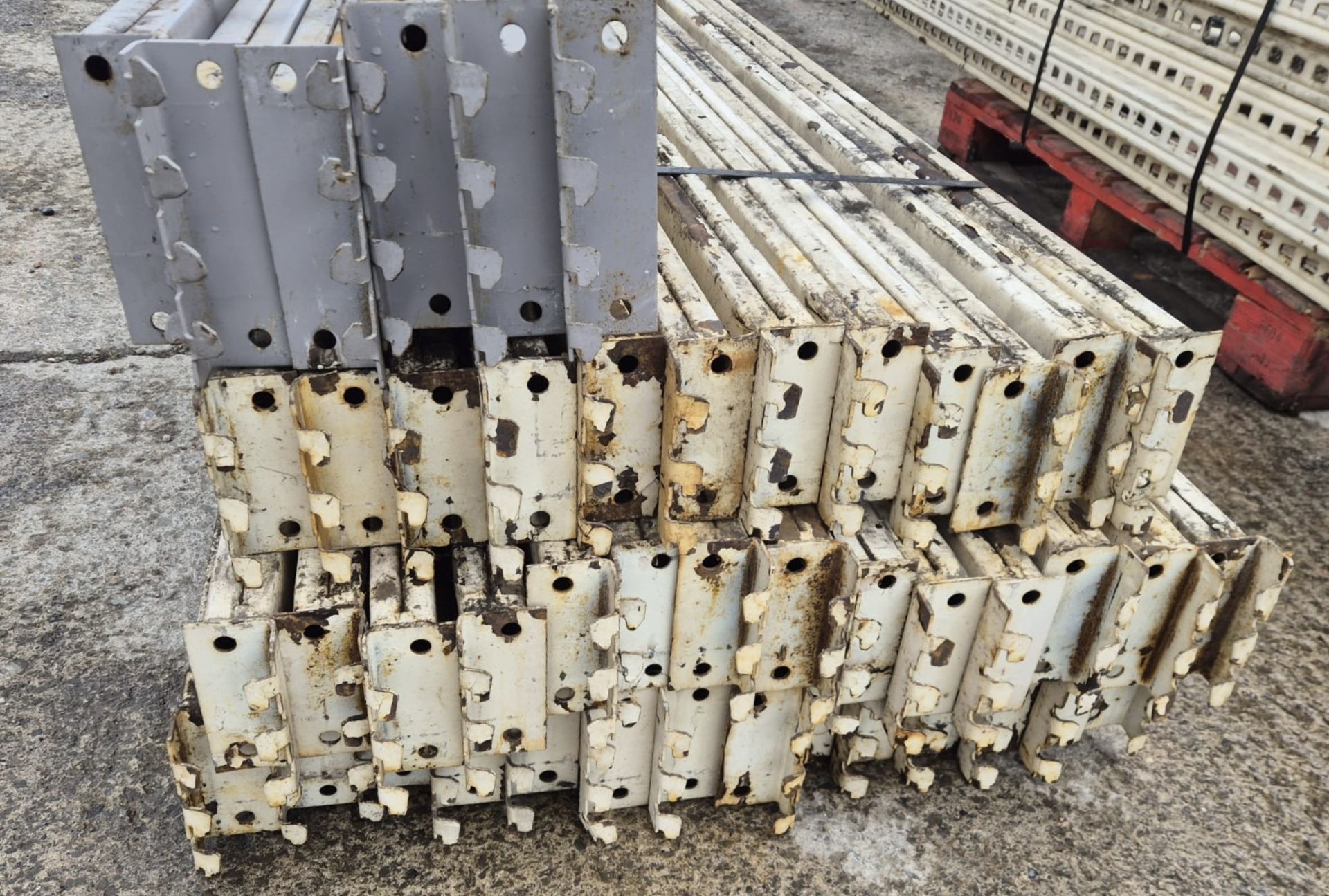 5 bays Pallet Racking comprising 6 uprights 4910mm x 915mm, 40 beams 2665mm x 100mm, 6 beams - Image 4 of 5