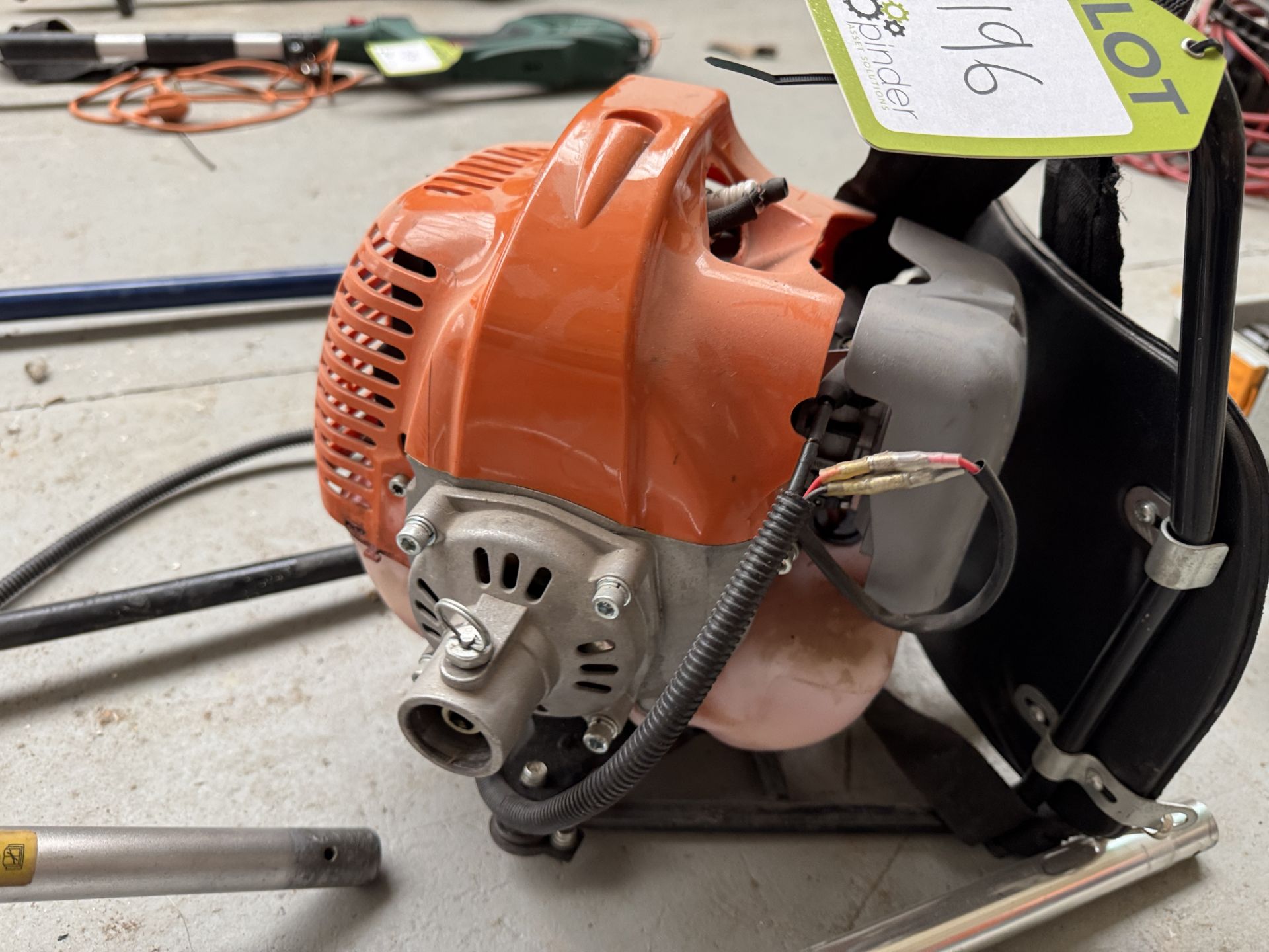 Leskde BP52-S8K petrol driven 5 in 1 Garden Tool, comprising strimmer, chainsaw, hedge cutter, brush - Image 2 of 10