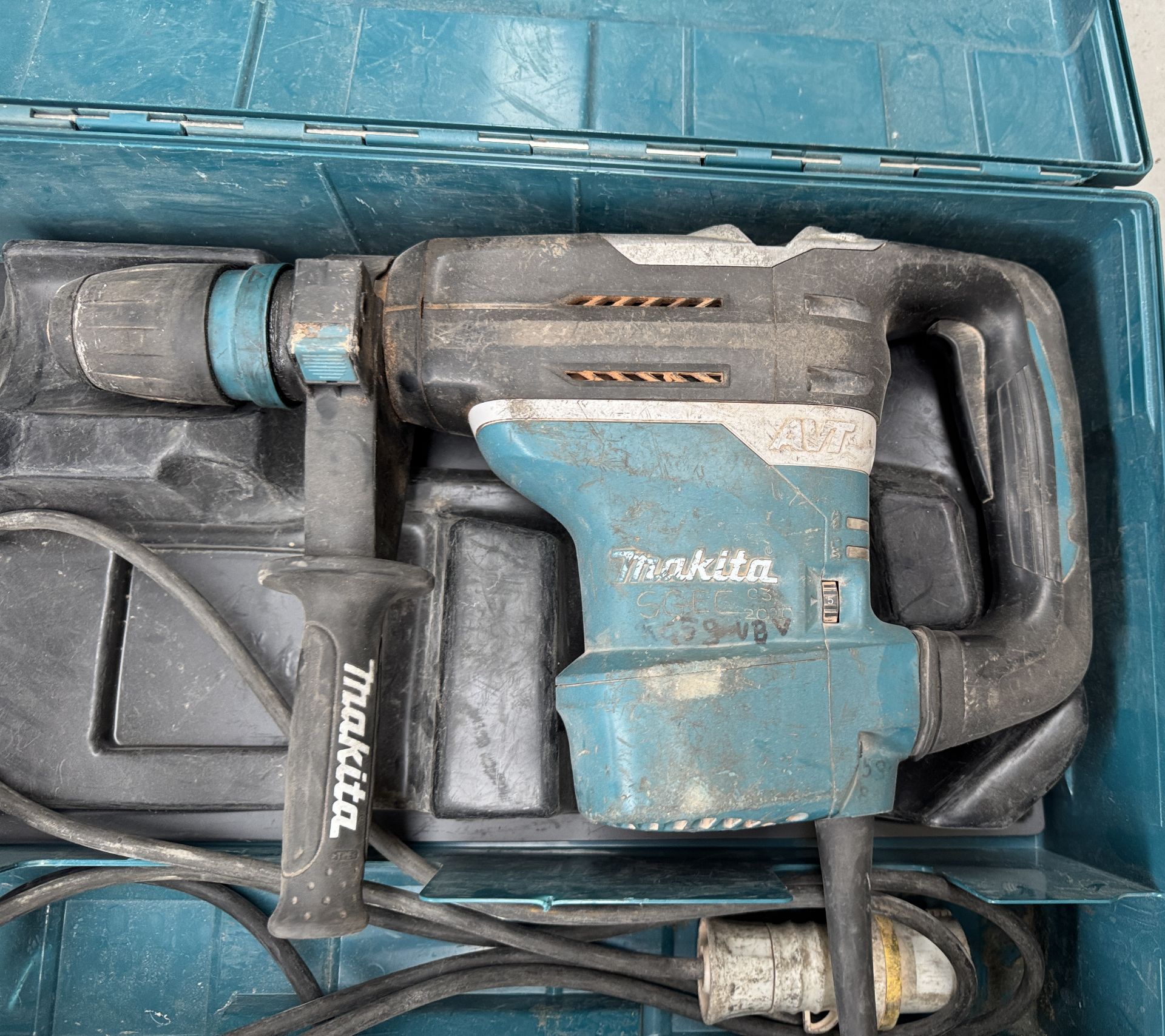 Makita HR4013C Rotary Hammer Drill, 110volts, with case - Image 2 of 6