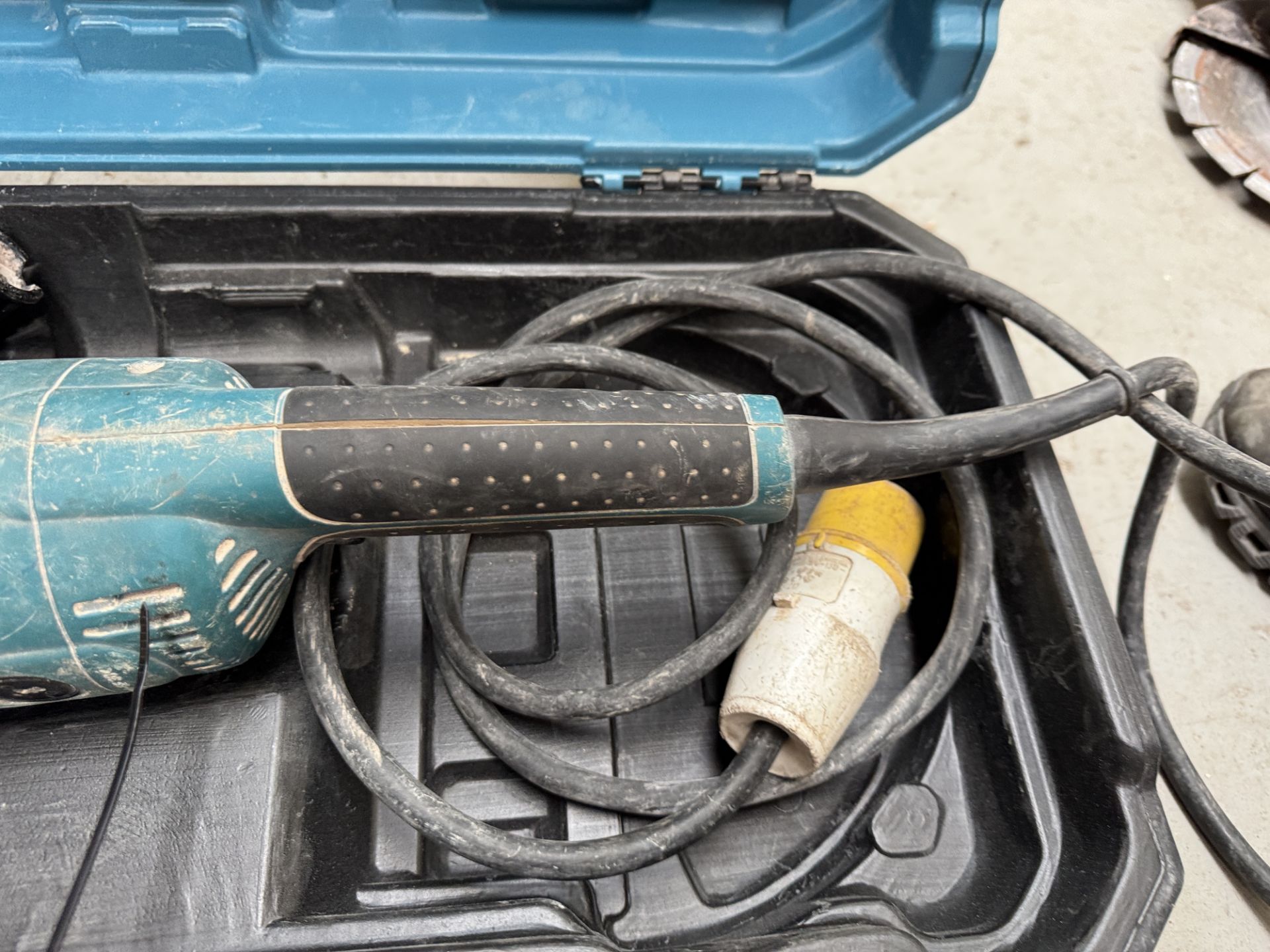 Makita 230ML Angle Grinder, 110volts, with case - Image 3 of 6