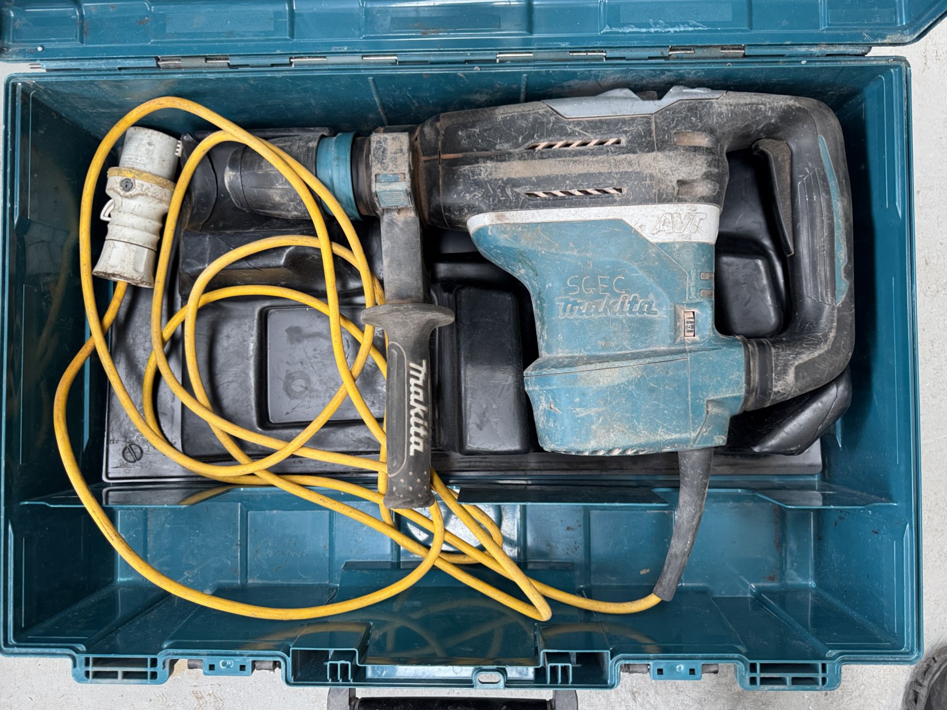 Makita HR4013C Rotary Hammer Drill, 110volts, with case