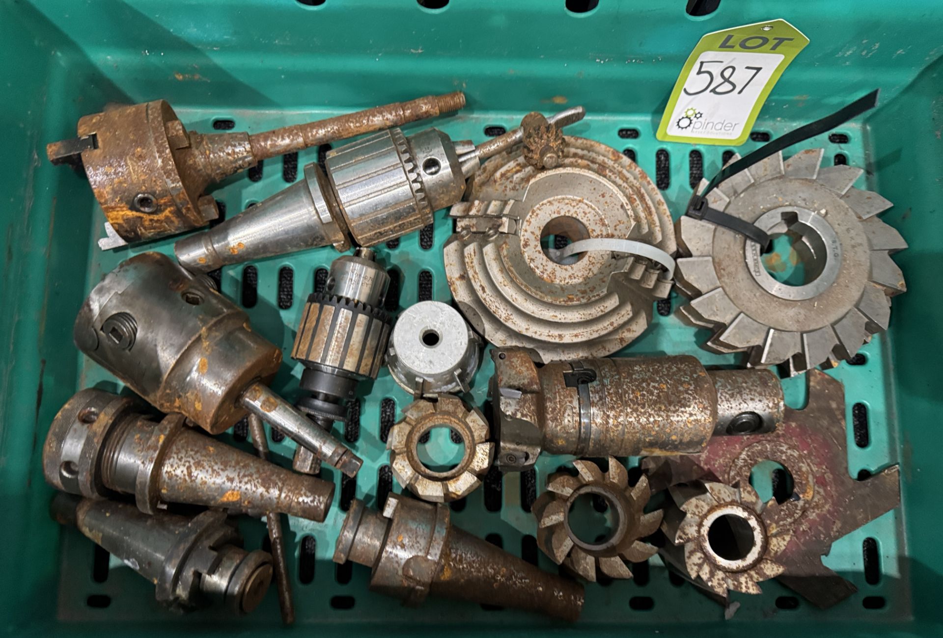 Quantity Tungsten Tipped Lathe Tools, Milling Machine Tools and Centre Chucks, to tray - Image 2 of 4