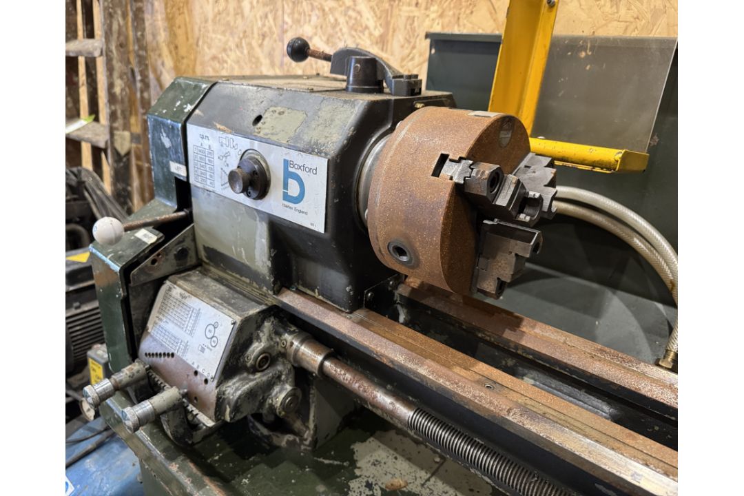 Boxford Lathe, 240volts, with 2 Pratt Burnerd 3-jaw chucks, 4-jaw chuck, multi-tool holder, work - Image 2 of 10