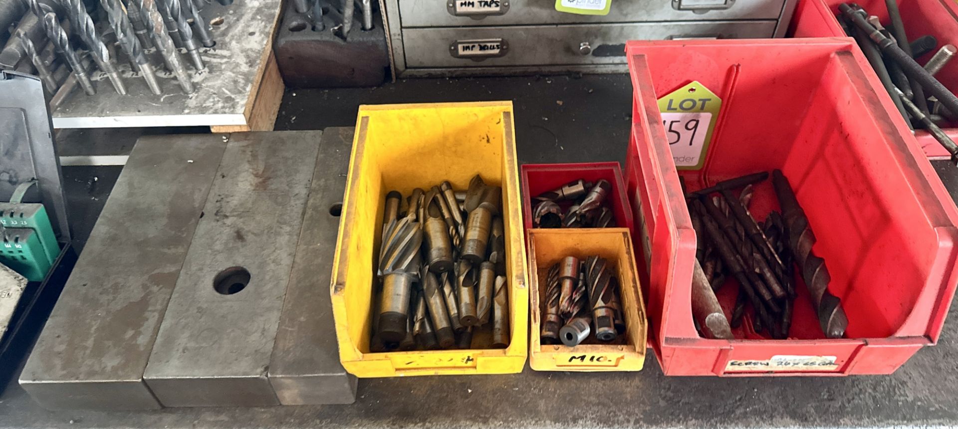 Quantity various Drill Bits and Milling Heads, to 4 Lin Bins