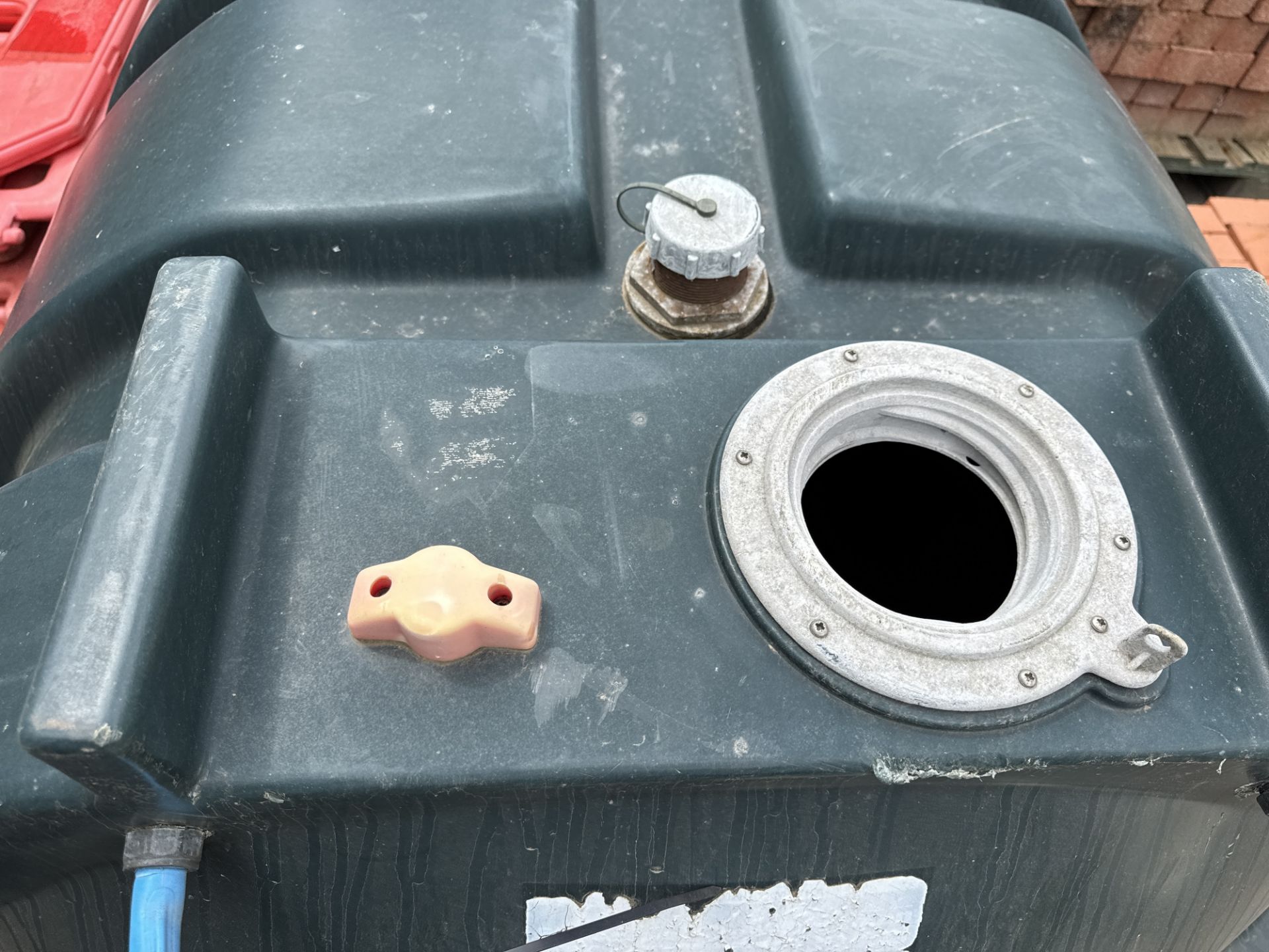 Plastic Freshwater Tank, 1000litres (Location: Nr Slaithwaite) - Image 4 of 7