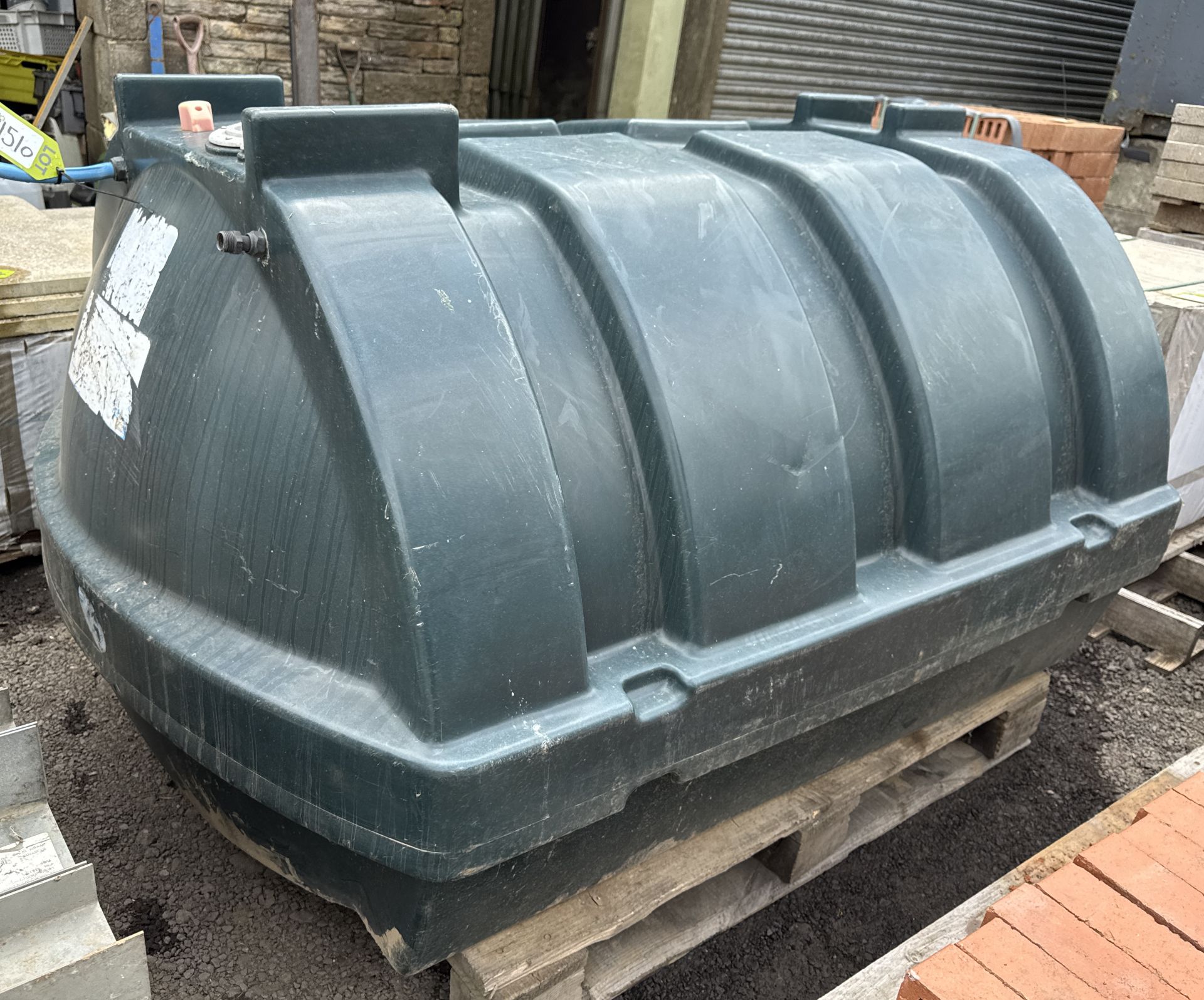 Plastic Freshwater Tank, 1000litres (Location: Nr Slaithwaite)