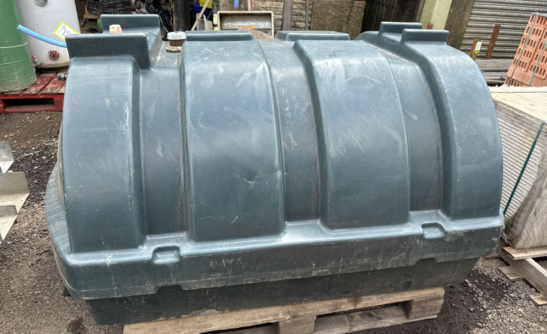 Plastic Freshwater Tank, 1000litres (Location: Nr Slaithwaite) - Image 3 of 7