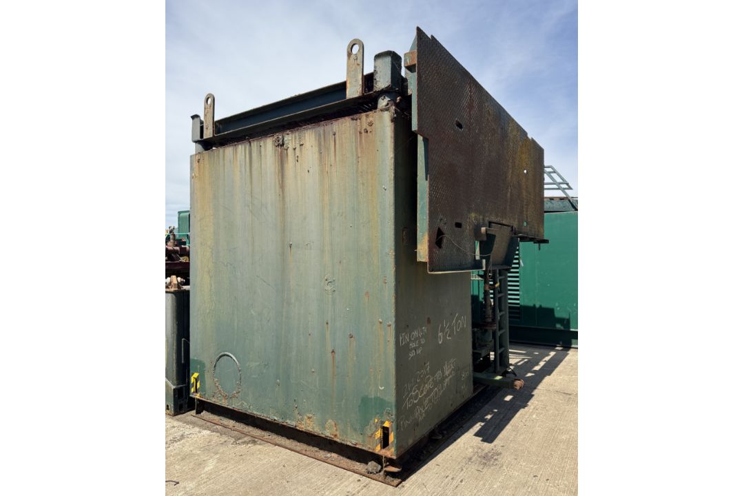 Skid mounted Water Tank, capacity 2145 gallons, with mono pump and electric motor, 1550mm x 2520mm x - Image 8 of 12