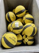 13 Lonsdale Medicine Balls, 5kg