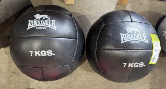 2 Lonsdale Medicine Balls, 7kg