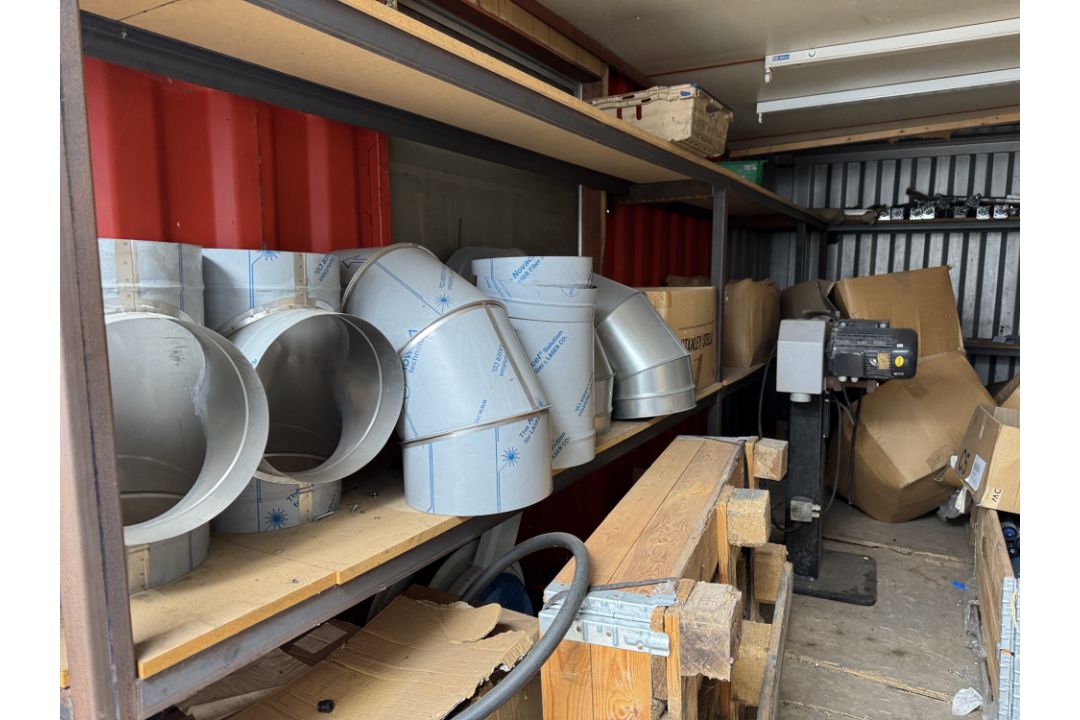 20ft Secure Welfare/Stores Cabin, single door, with fixed racking to 2 sides (please note the - Image 7 of 11