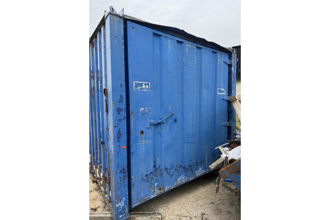 20ft Secure Welfare/Stores Cabin, single door, with fixed racking to 2 sides (please note the - Image 5 of 11