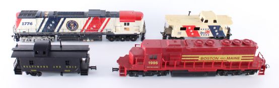 2 amerik. Loks und 2 Wagen -  Spur H0