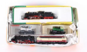 Konvolut Spur N Loks und Wagen
