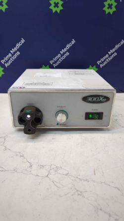 AcuLux 300Xe Light (Powers Up)