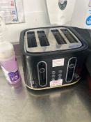 4 x slot toaster 240v Note this lot has a lift out charge see charges in Important Sale infiormation