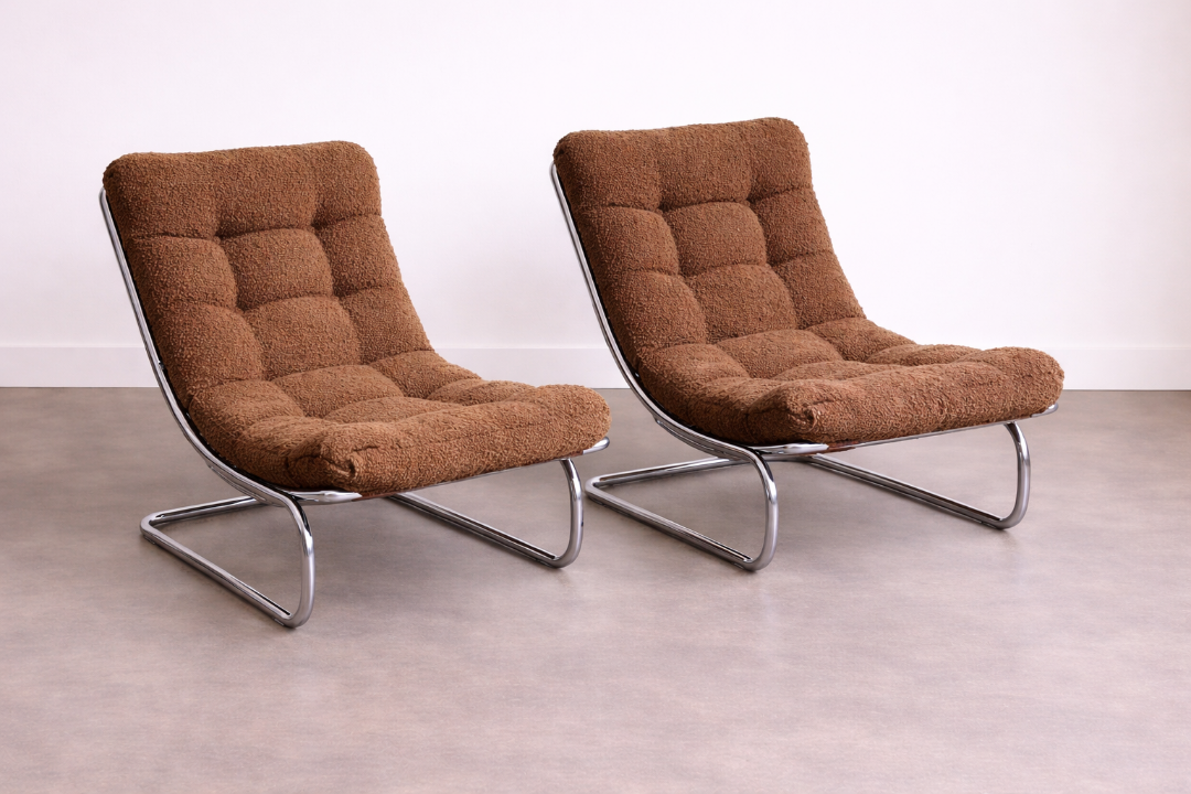 A Pair of 1970s-Style Chrome and Bouclé Sling Chairs, in the manner of Peter Hoyte. These chairs - Image 4 of 9