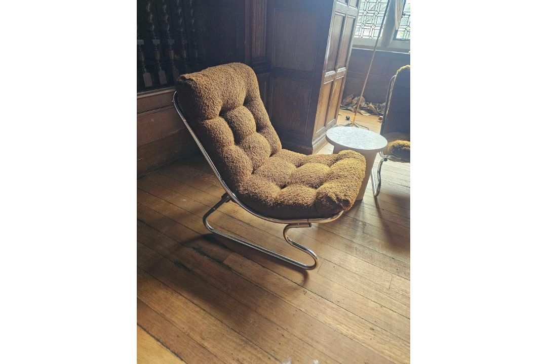 A Pair of 1970s-Style Chrome and Bouclé Sling Chairs, in the manner of Peter Hoyte. These chairs - Image 9 of 9