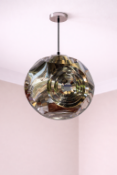 I-Lite Curve-Inspired Silver Geometric Pendant This I-Lite Pendant Lamp is a brilliant architectural