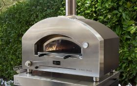 Brand-new Alfa Stone Top LPG Oven in Copper is a high-end, specialized masterpiece designed for