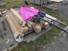 Bramblecrest Mixed Pallet of Centre Post Parasols Set Number X036 Varying Conditions [Location: