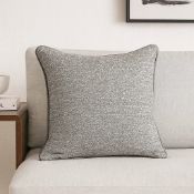 Luxury Lelievre - Maracas Cushion (100% Feather Filled). Premium French luxury from Lelievre