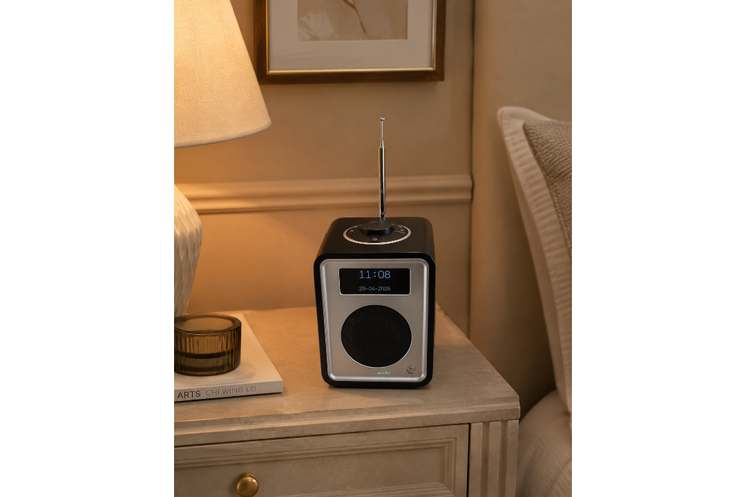 Ruark Audio R1 Mk3 Deluxe DAB/FM Bluetooth Radio A contemporary high-fidelity compact smart radio in - Image 1 of 3