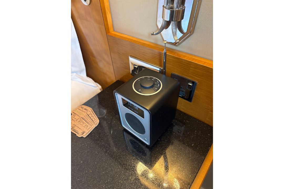 Ruark Audio R1 Mk3 Deluxe DAB/FM Bluetooth Radio A contemporary high-fidelity compact smart radio in - Image 3 of 3