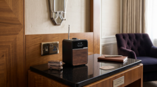 Ruark Audio R1 Mk4 Deluxe Bluetooth Smart Radio The R1 Mk4 model features a sleek, acoustically