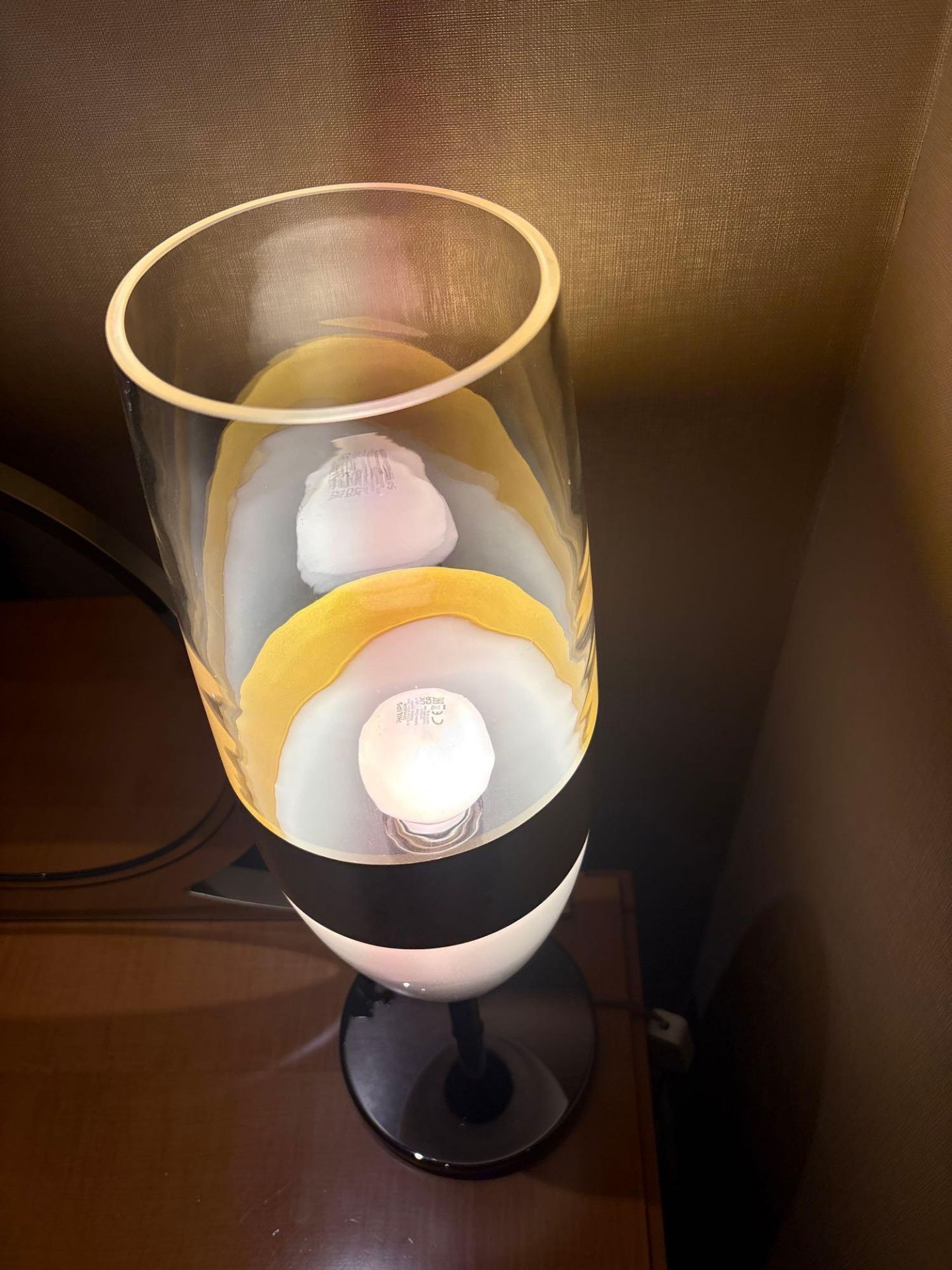 A Contemporary "Aurum" Murano Glass Table Lamp by Barovier & Toso An elegant designer table lamp - Image 3 of 4