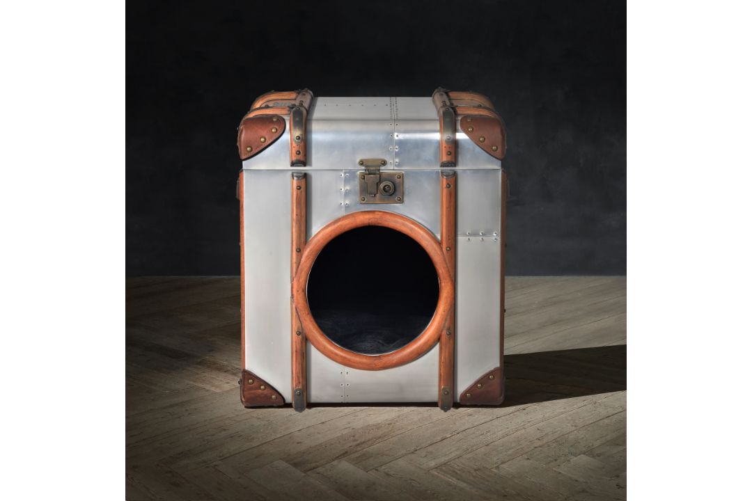 Timothy Oulton Globetrekker Dog Trunk in Aero Black Canvas is a playfully luxurious pet accessory - Image 4 of 4