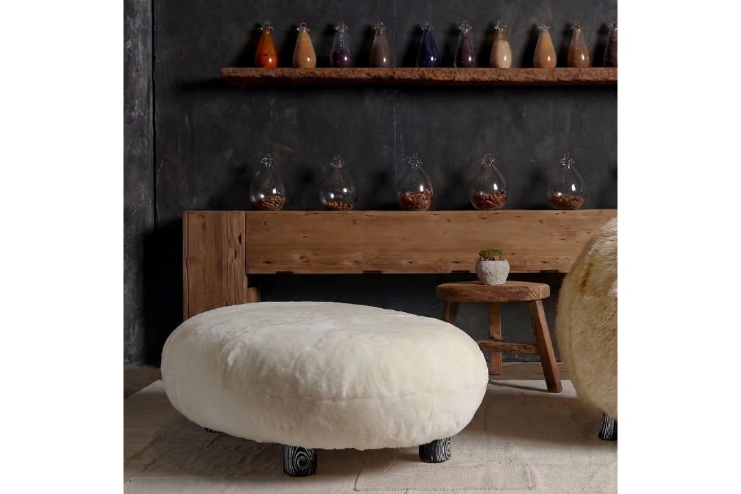 Timothy Oulton Sivan Footstool Named after the Kurdish word for shepherd as a homage to ancient - Image 1 of 2