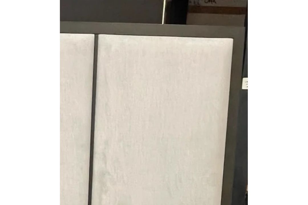 Manake - Superking Headboard Luxurious Manake Superking Headboard, bespoke-crafted with a dark - Image 3 of 4