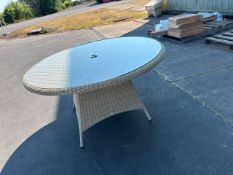 Chedworth 140cm Round Table - Sandstone